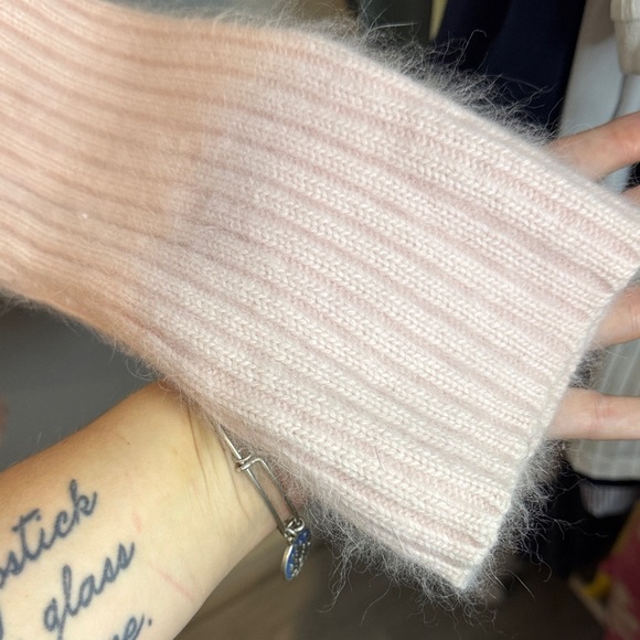 Tailor B. Moss Light Pink Ribbed Sweater 40% angora 4%lambswool - Picture 4 of 4